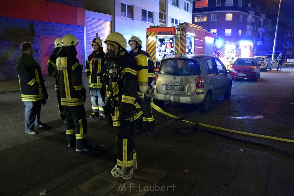 Feuer Papp Presscontainer Koeln Hoehenberg Bochumerstr P154.JPG - Miklos Laubert